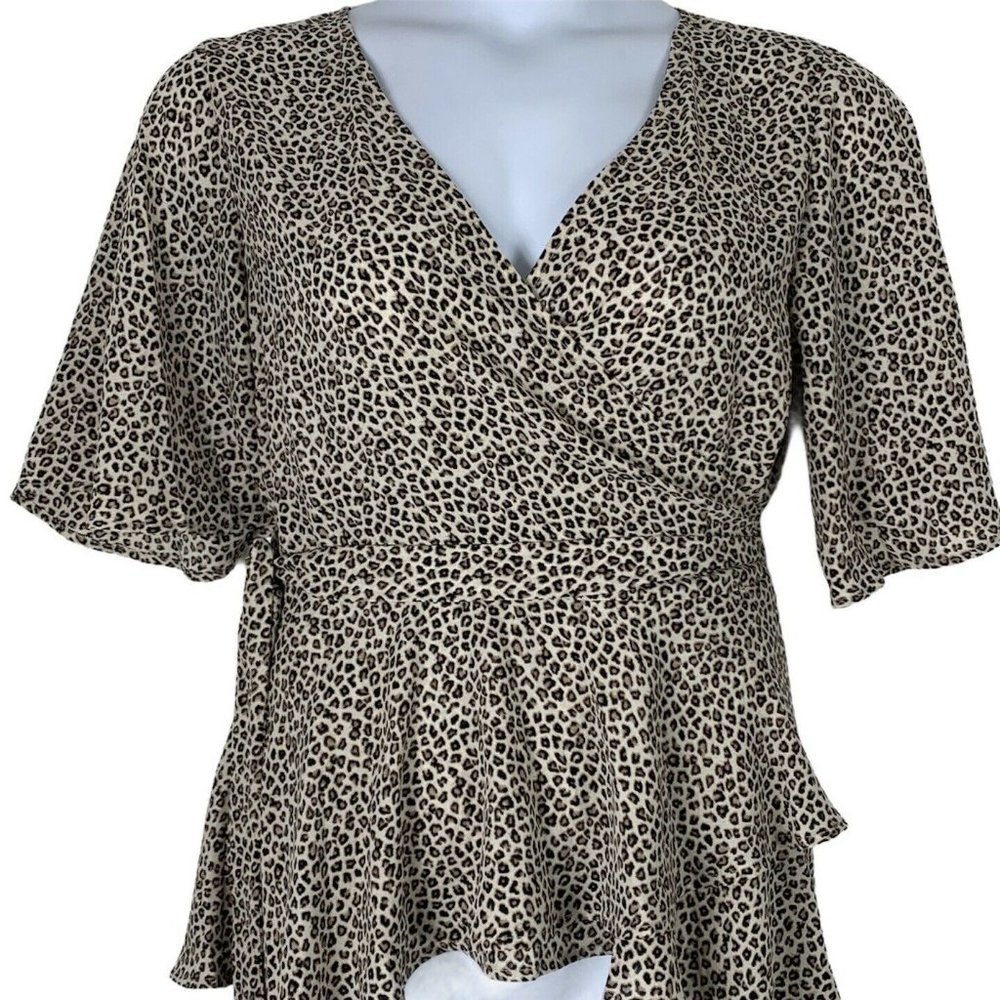 🐆 Bobeau Leopard Peplum Print Wrap Top Size Large-very flattering